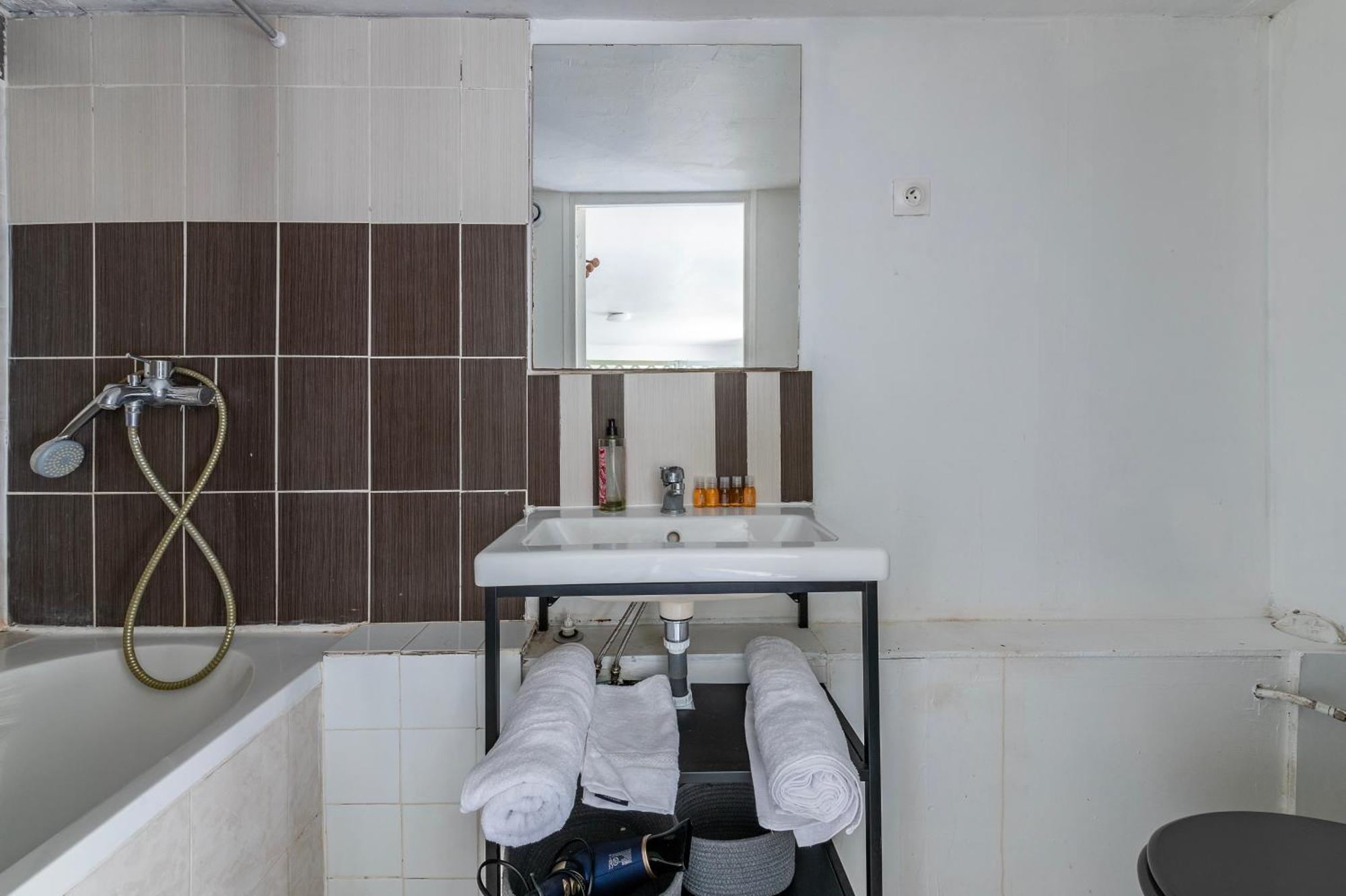 Appartement Cosy - Proche Disneyland - Paris - Rer Noisy-le-Grand Exteriör bild